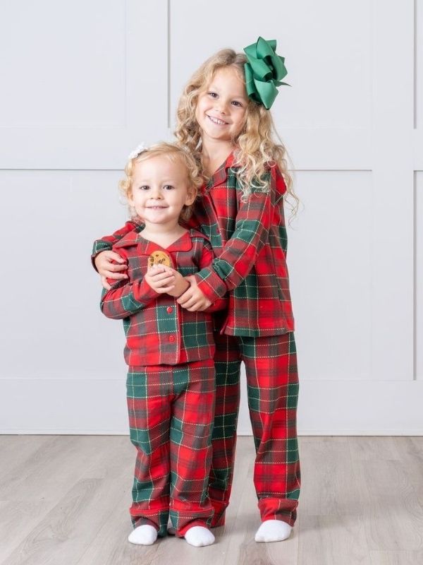 Christmas-Outfits-for-Kids-That-Are-Merry-and-Stylish