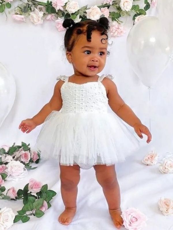 Cute-Cake-Smash-Outfit-Ideas-for-Baby's-First-Birthday