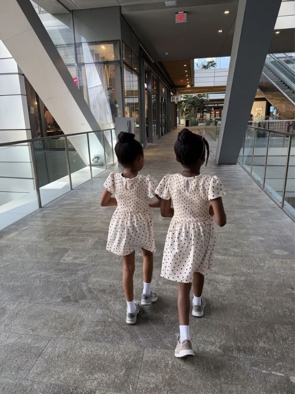 Twin-Day-Outfit-Ideas-for-School-Spirit-Week